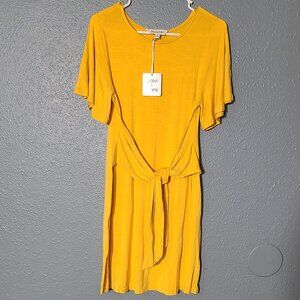 Short sleeve yellow dress